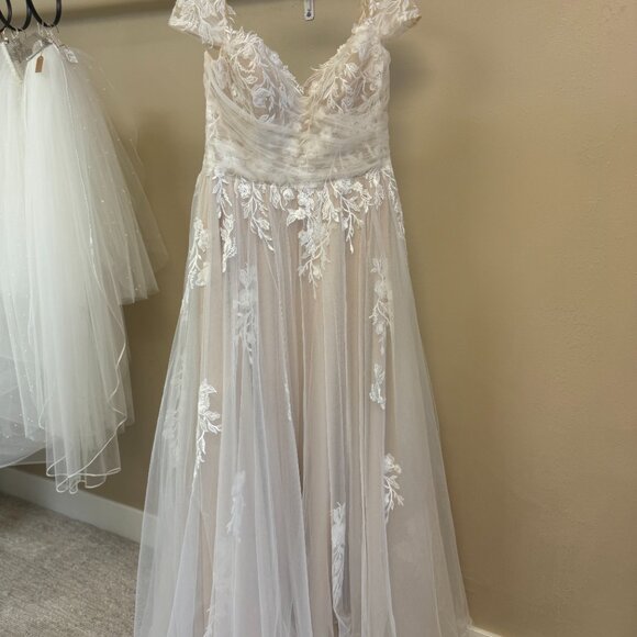 Lillian West Bridal Gown Size 18 - Picture 4 of 4